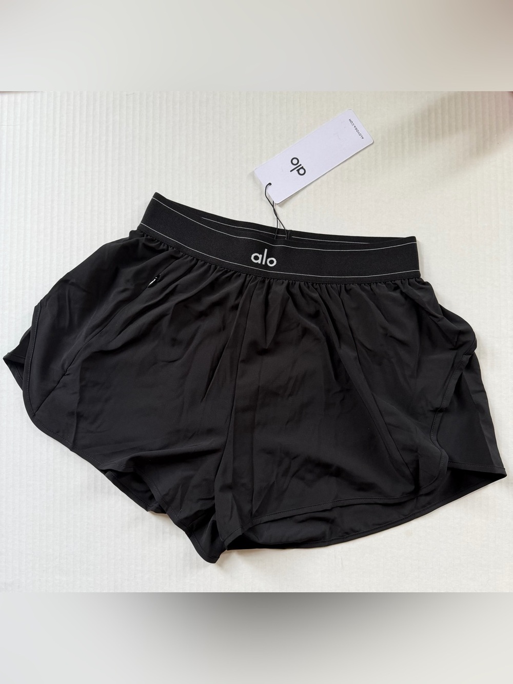 NWT Alo Yoga Match Point Short - Picture 5 of 7